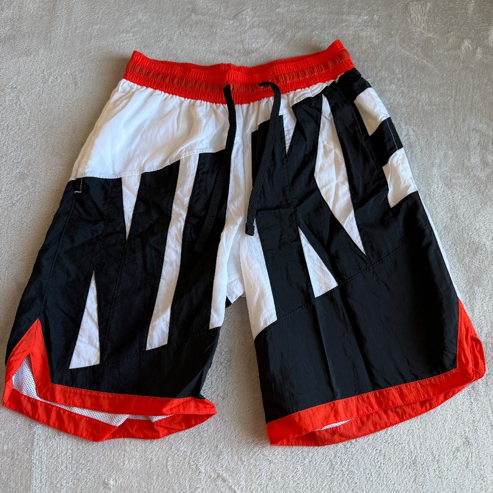 Nike Throwback 3.0 Basketball Shorts Mens Size Medium Big Spellout Mesh Lined